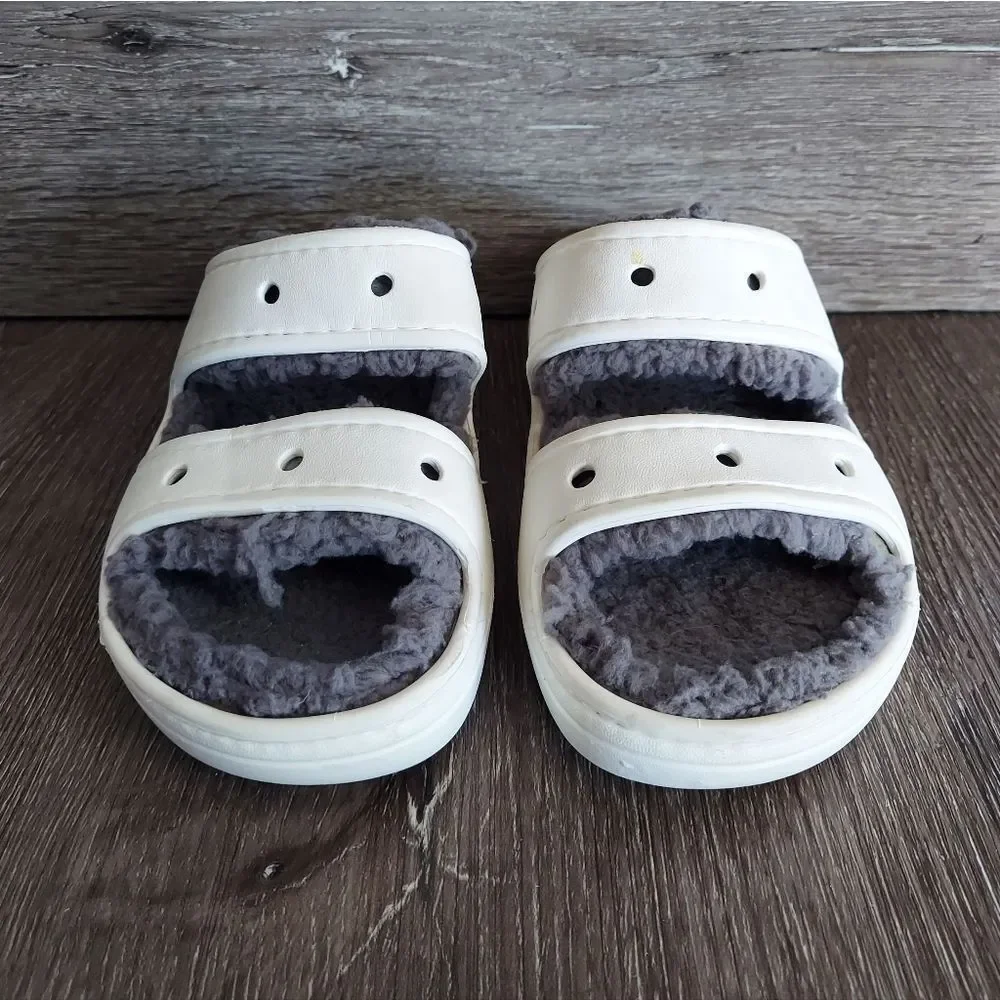 Crocs Classic Cozzzy Sandals Size 4